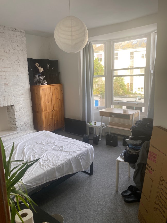Large double room with en-suite Main Photo