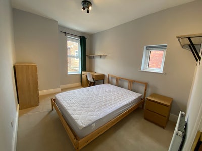 Large Double Room - Bills and Cleaner included! Main Photo