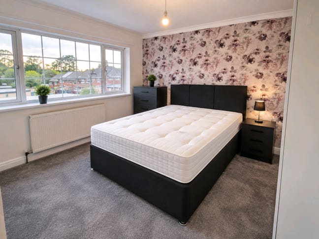 Excellent Rooms, Great Location Inc Bills Main Photo