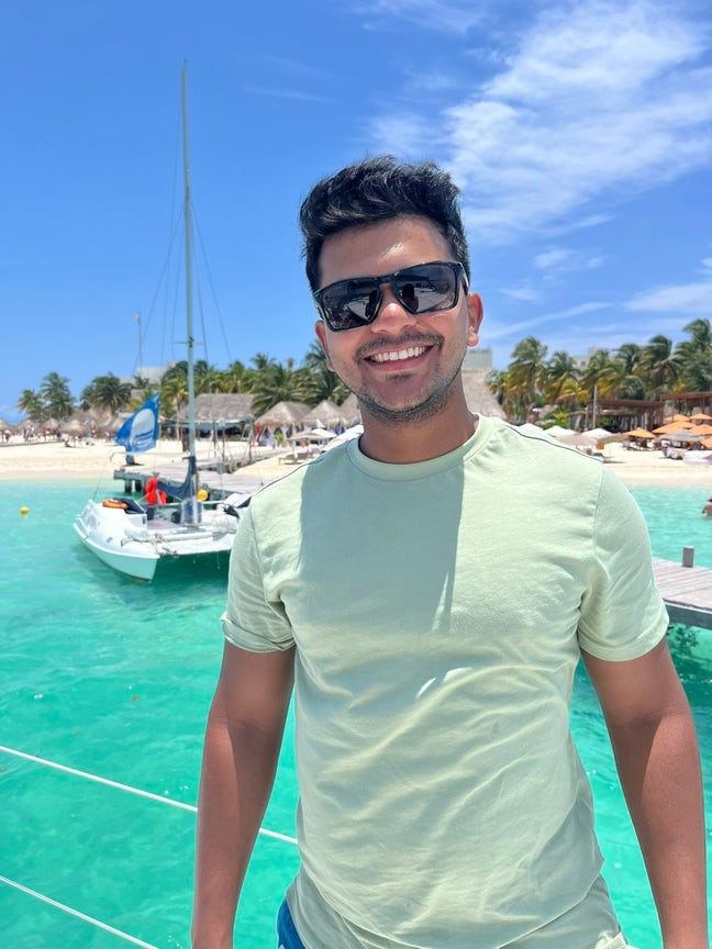 Professional looking for a Buddy Up or Room in Oct Main Photo