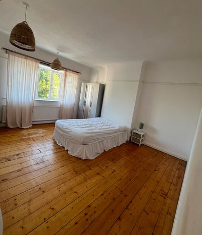 Large Double Bedroom nr Streatham Hill Station Main Photo