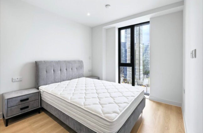 Double Room Available -Swimming Pool/Sauna/Gym Main Photo
