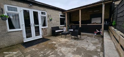 Lovely, spacious double room - Ensuite + kitchen  Main Photo