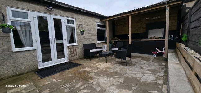 Lovely, spacious double room - Ensuite + kitchen  Main Photo