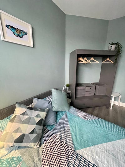 Comfortable Room in Modern House Main Photo