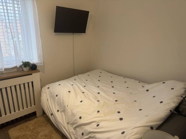 Furnished Double Room | Bills + Parking Main Photo