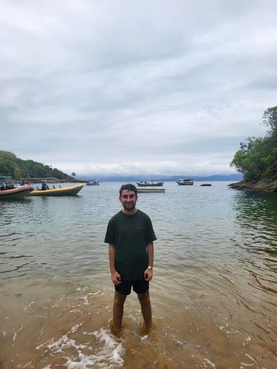 I am a male professional  aged 29 looking for... Main Photo