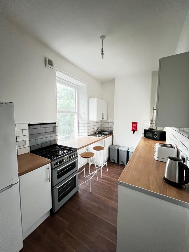 Large double bedrooms in Victorian house Main Photo