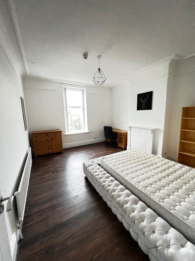 Large double bedrooms in Victorian house Main Photo