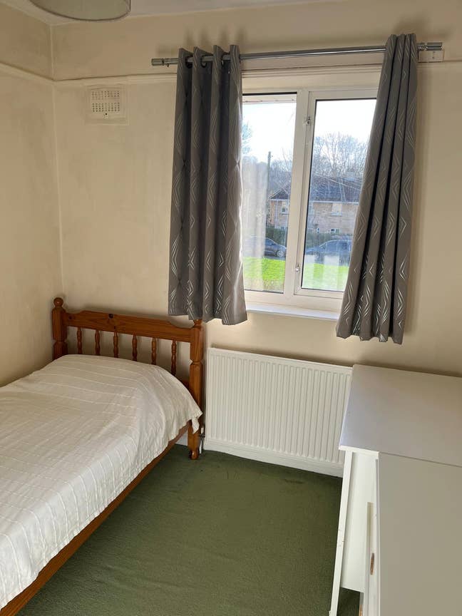 Single Room available in BA1 house Main Photo