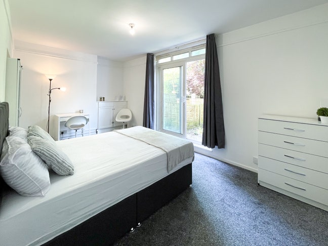 2 Gorgeous Double Rooms in Swiss Cottage Main Photo