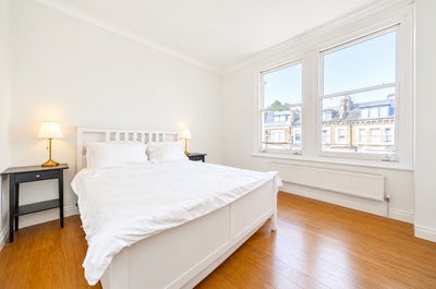 2 bed in leafy Brook Green Main Photo