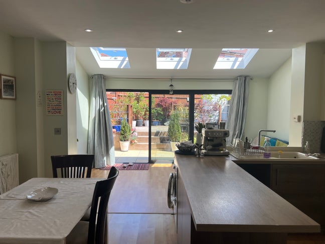 🏡 Lovely Furnished Double Room – Burgess Hill Main Photo