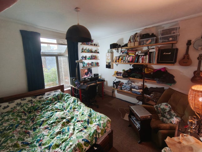 Last of the great Clapton house shares. Get in? Main Photo