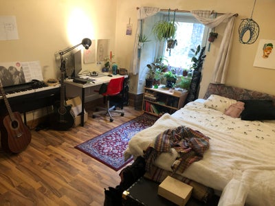 Students Only .1 Double Room Remaining  Main Photo
