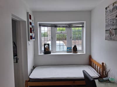 Compact EnSuite room bigger than  standard single  Main Photo