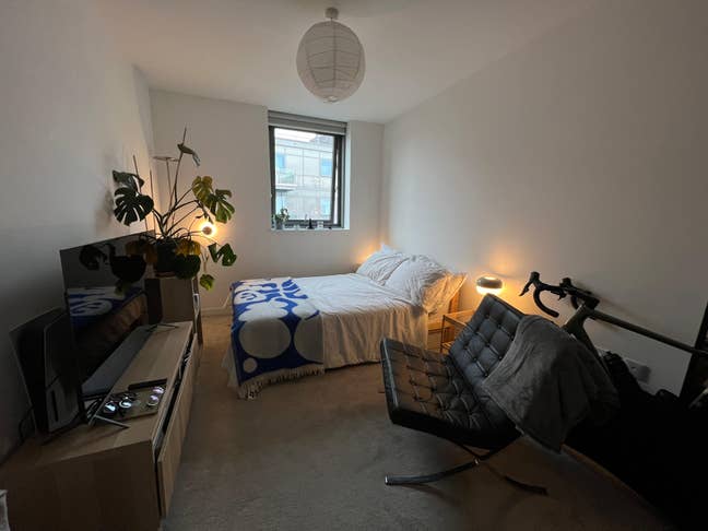 Short term Double room - Top Floor with Terrace Main Photo