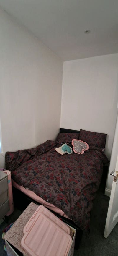 Large single room bills included Main Photo
