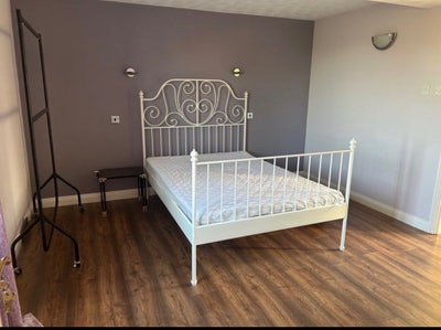 Large double bedroom with en suite Main Photo