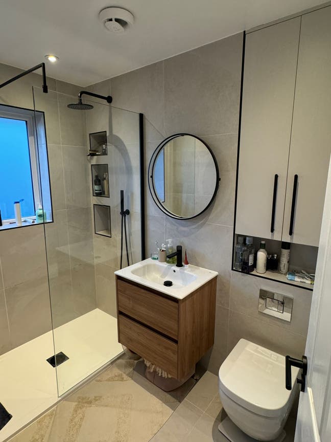 Double room to sublet for 2 months only  Main Photo
