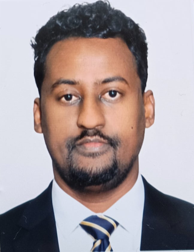 I am a professional male aged 29. I am lookin... Main Photo