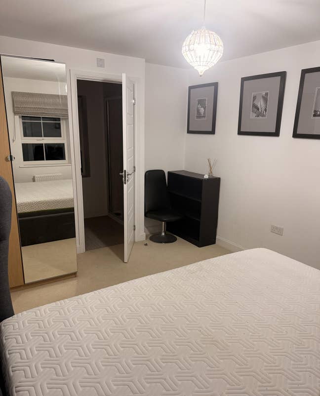 Double room with en-suite  Main Photo