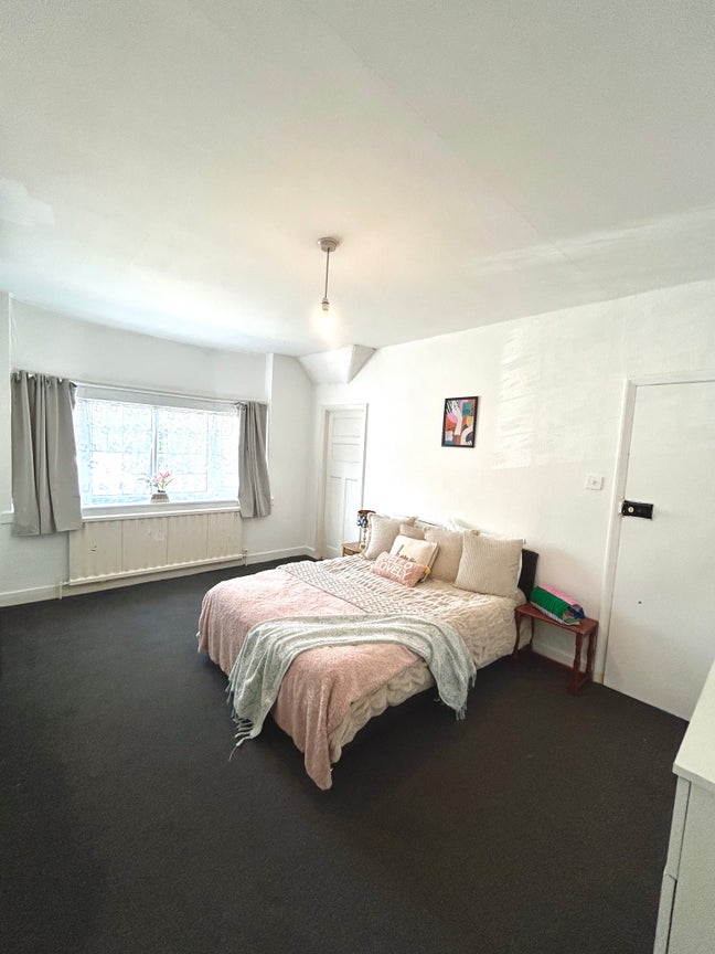    Double   Room   Available   in   Wembley   HA9   Main Photo