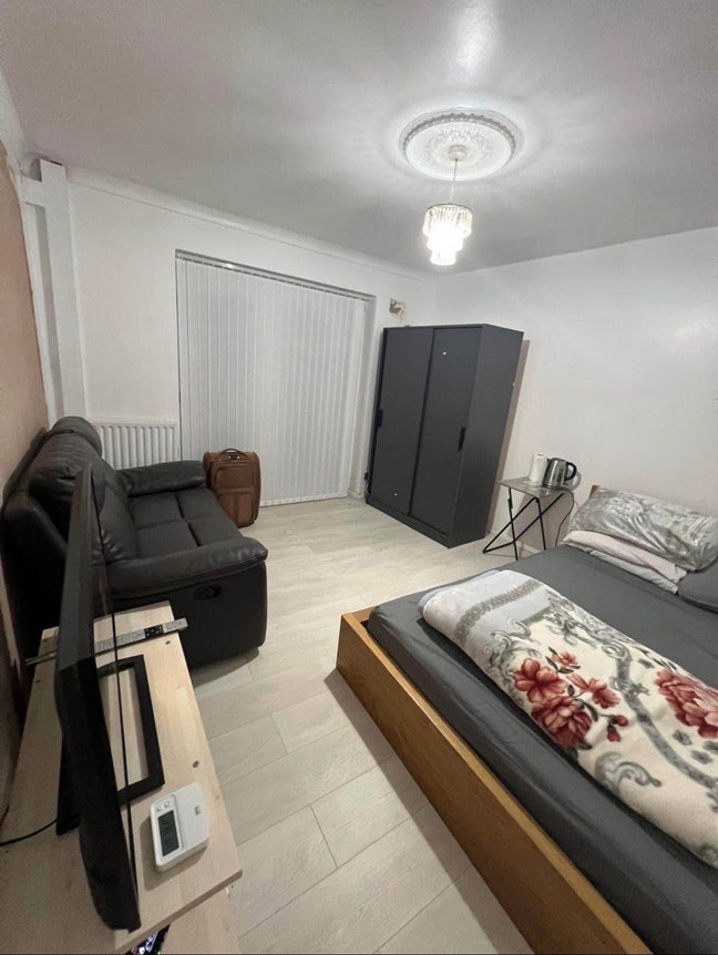 🏠 Furnished Double Room to Rent – Atherton M46 Main Photo