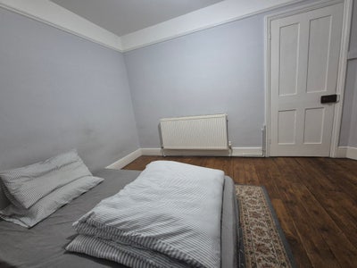 Double Room Available For Rent &pound;550/- Main Photo