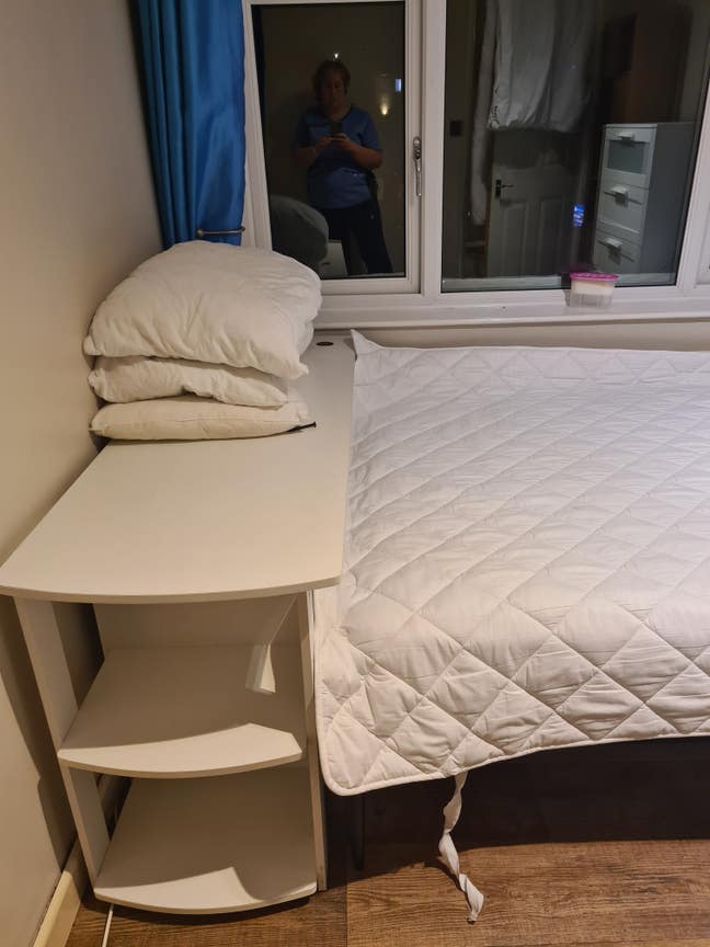 Small double in a family home Main Photo