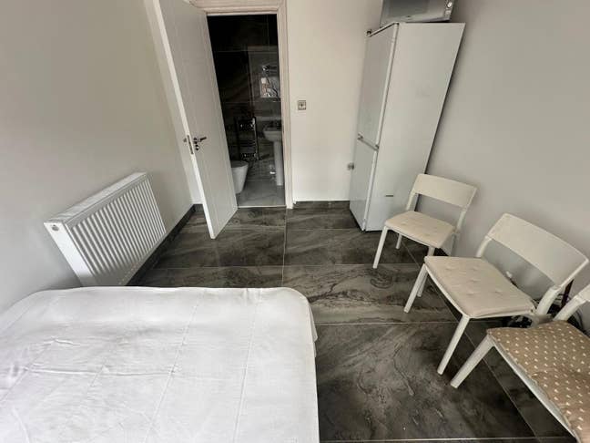 Studio Flat  Main Photo