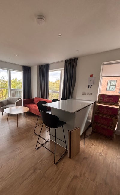 Beautiful Double Room Colindale, Gym included Main Photo