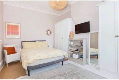 Dog loving female flatmate required !  Main Photo