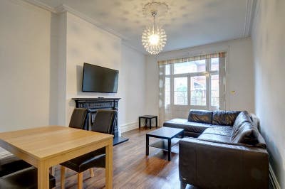 Double Room in a lovely West Ealing House Share Main Photo