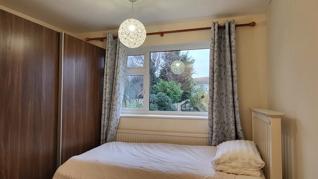 Double Bedroom Tunbridge Wells Main Photo