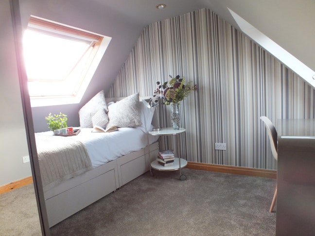Professional House in Shinfield close to M4 Main Photo