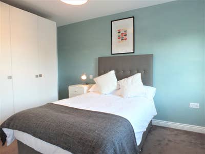 New Build - Beautiful Ensuite Room! Main Photo