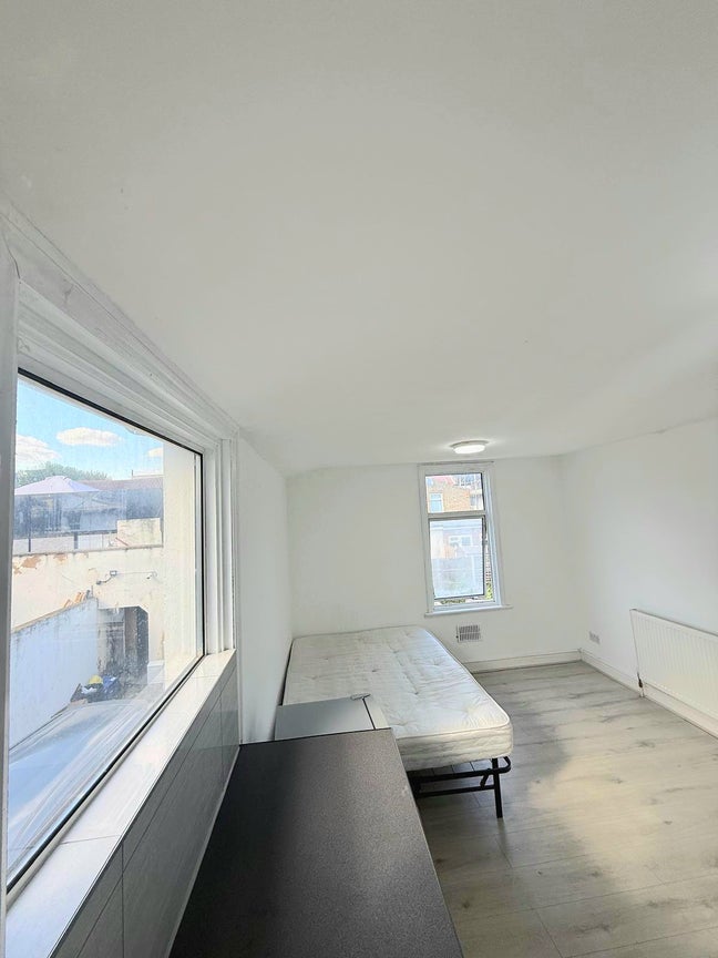 Ensuite for rent Main Photo