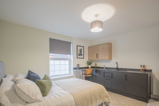 Studio Double Room To Rent  Main Photo