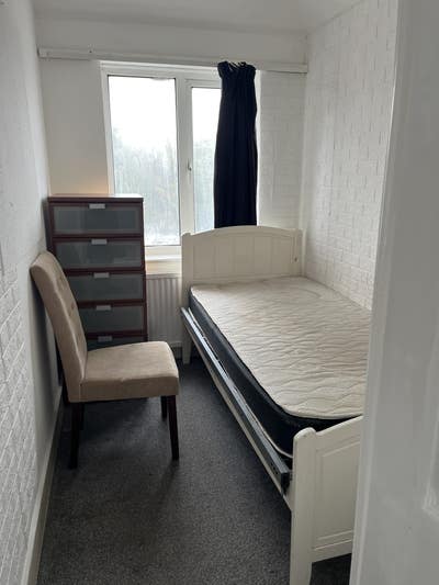 Box room to rent Main Photo