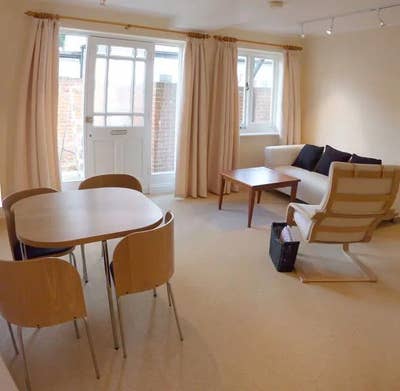 Modern 2 double bed flat Main Photo