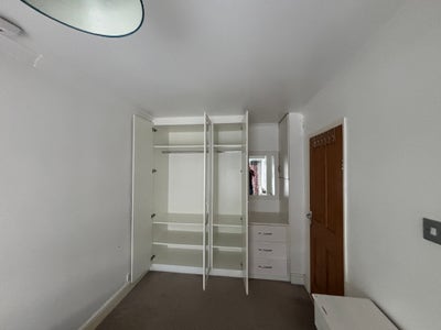 One nice & clean single Bed room available  Main Photo
