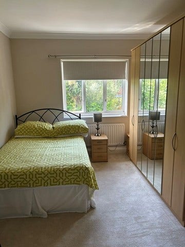 Peaceful Monday–Friday Double Room in Putney Main Photo