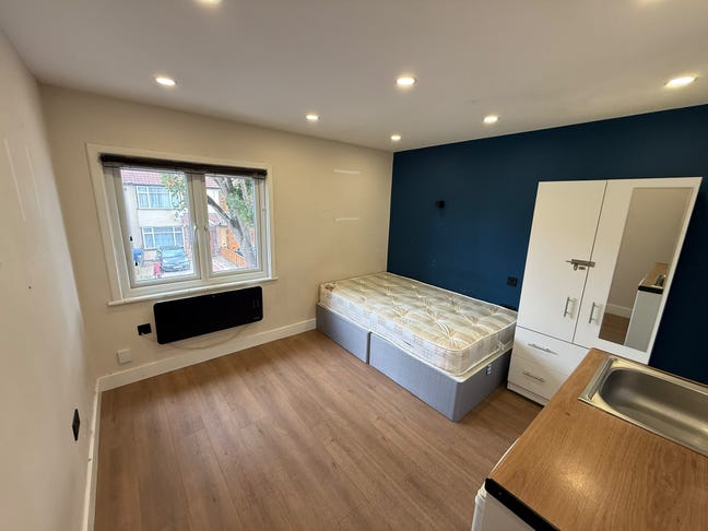 DSS - Studio Flat Available in Southall Ealing UB2 Main Photo
