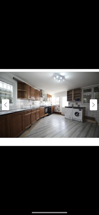 One single bedroom in modern house available now Main Photo