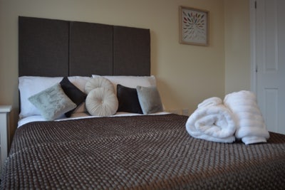 Delightful Room! Available 25th September [61/5] Main Photo