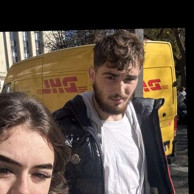 Professional Male seeks a single or double room Main Photo