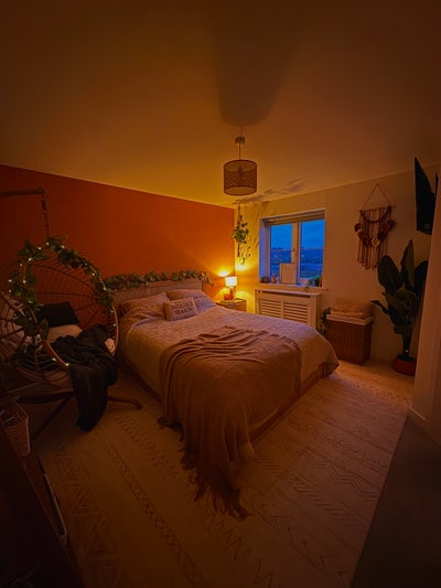 Beautiful 2 bedroom house with pole fitness studio Main Photo