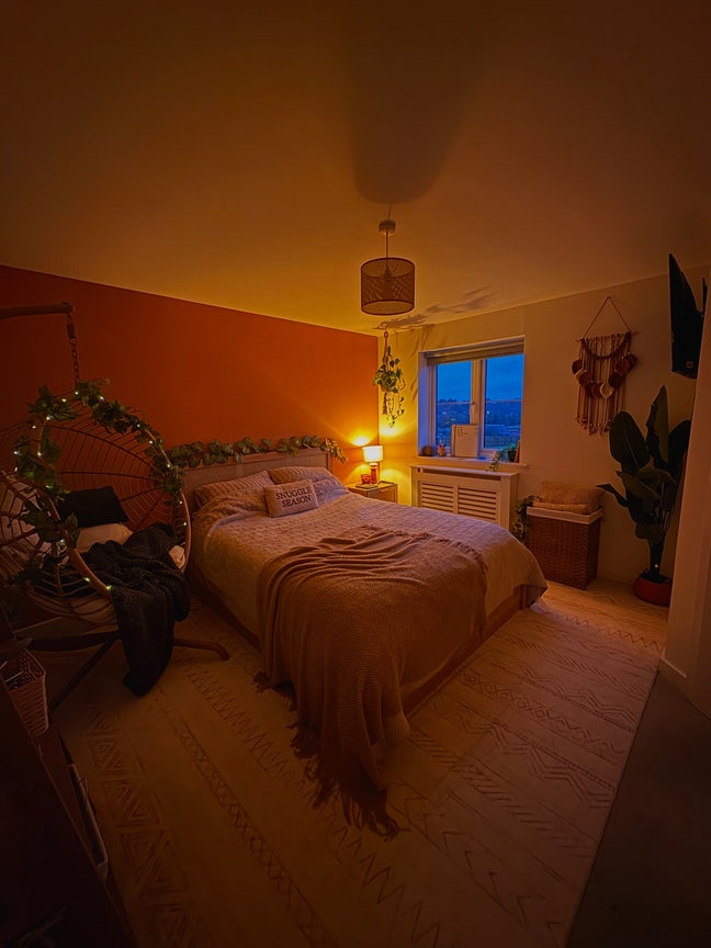 Beautiful 2 bedroom house with pole fitness studio Main Photo