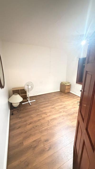 Three Rooms Available in a same House Main Photo